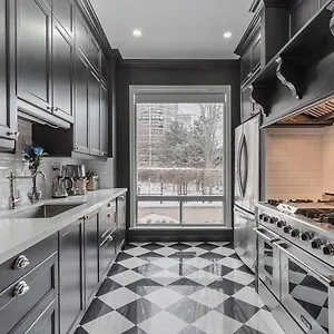 Guest house E Residential Luxury, Toronto